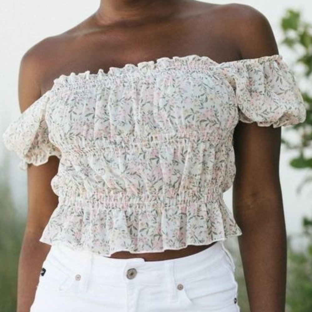 Carol Puff Sleeve Crop Top NWT - Picture 1 of 6